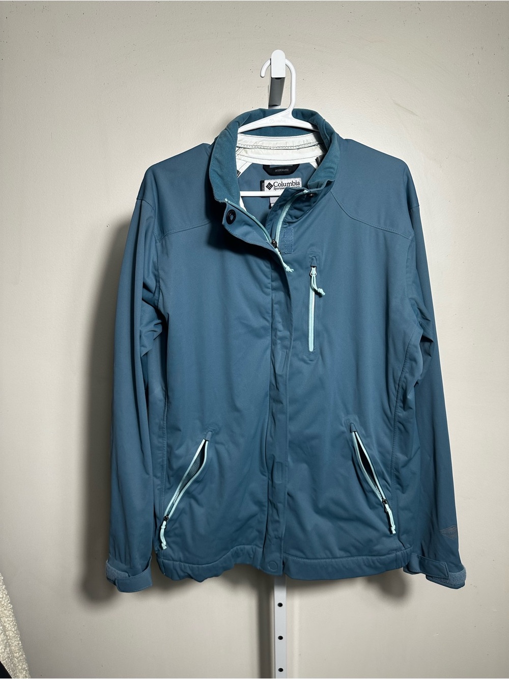 B173. Columbia Women’s Large Interchange Omni-Shield OutdoorJacket Shell
